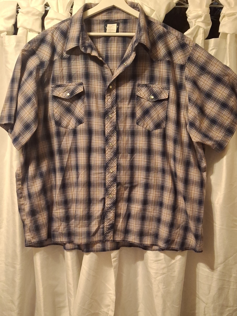 Wrangler Men's Short-Sleeve Plaid Button-Down Shirt - Blue and Cream